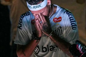 hth客户端下载内马尔重返赛场，比赛局势复杂首场状态出色，澳大利亚队观众沸腾！的简单介绍